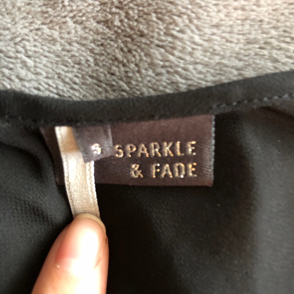 Blouse - Picture 2 of 3